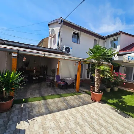 Hédi Apartman Eger