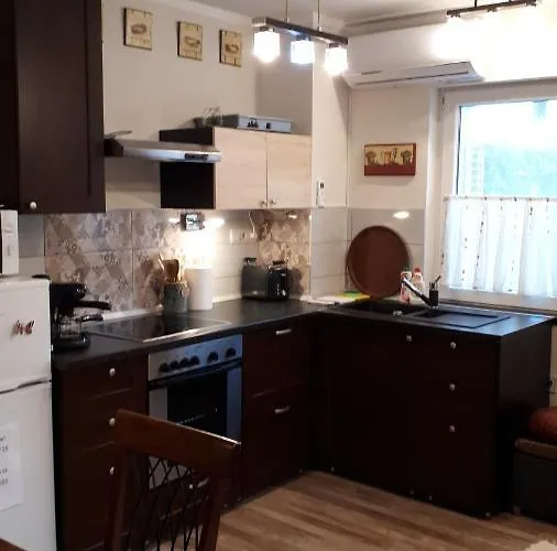 Hedi Vendeghaz Apartment *