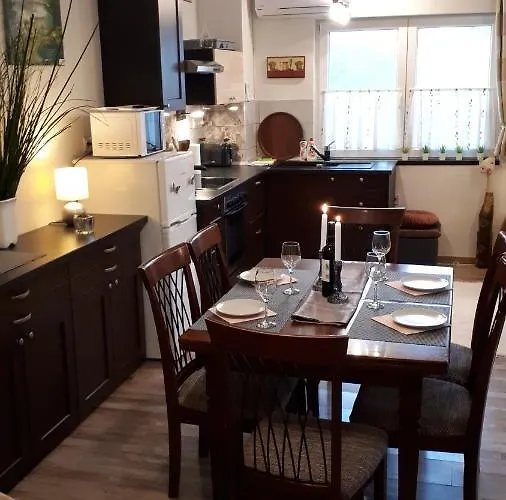 Hedi Vendeghaz Apartment *